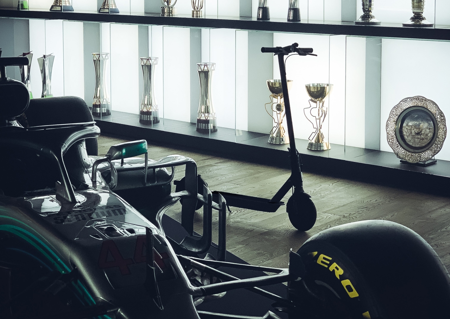 mi-electric-scooter-pro-2-mercedes-amg-petronas-f1-team-edition - Mi Global  Home